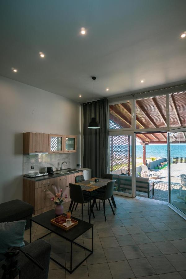 Seashell Luxury Apartment Nikiti  Buitenkant foto